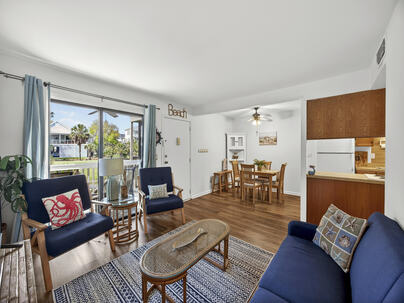 Photo 1 of 25 : 226 Sea Cloud Circle