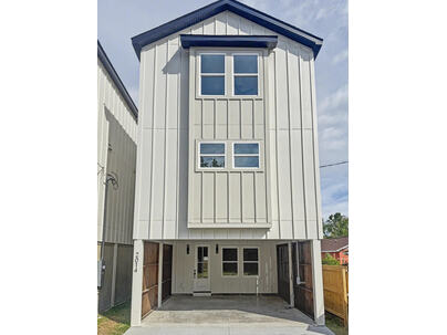 Photo 1 of 25 : 2014 Comstock Avenue