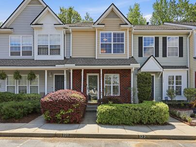 Photo 1 of 25 : 121 Hornby Circle