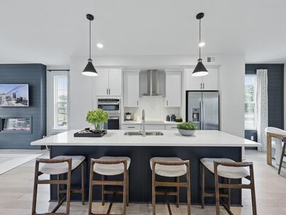 Photo 1 of 25 : 600 Scholar Way