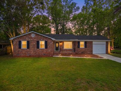 Photo 1 of 25 : 2219 Dallerton Circle