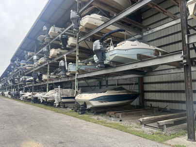 Photo 1 of 6 : Home on Daniel Island Marina, #Slip P8