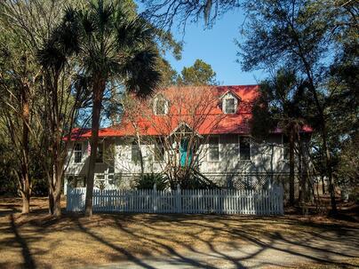 Photo 1 of 25 : 715 Ramshorn Lane