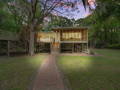 Photo 1 of 25 : 93 Deepwater Trail