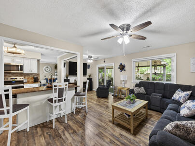 Photo 1 of 25 : 1816 Aylsford Court