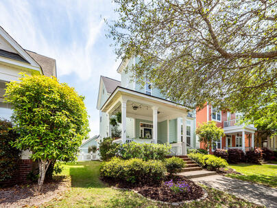 Photo 1 of 25 : 209 Barberry Street