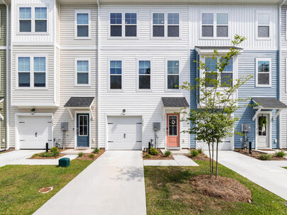 Photo 1 of 25 : 1040 Old Cypress Run