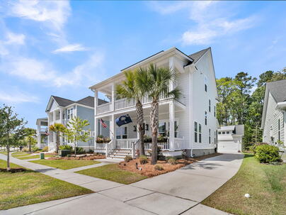 Photo 1 of 25 : 3889 Maidstone Drive