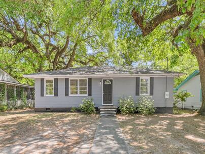 Photo 1 of 25 : 5622 Meadow Avenue