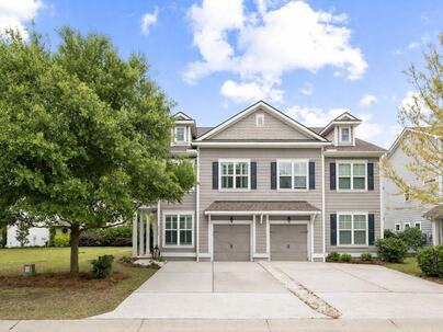 Photo 1 of 25 : 2110 Oyster Reef Lane