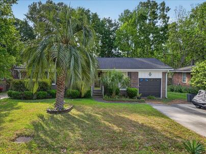 Photo 1 of 25 : 1225 Hillside Drive