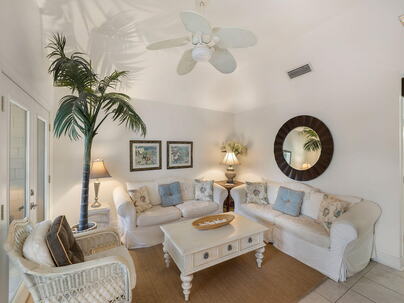 Photo 1 of 22 : 4758 Tennis Club Lane