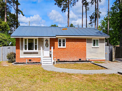 Photo 1 of 25 : 718 Azalea