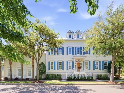 Photo 1 of 25 : 824 Bridgetown Pass