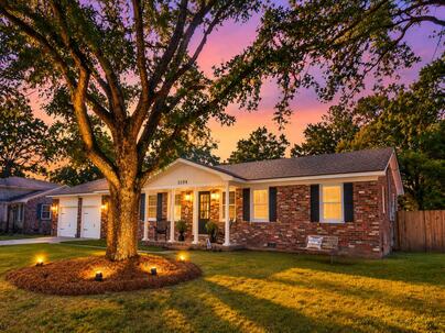 Photo 1 of 25 : 1104 Belvedere Drive