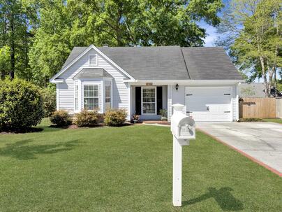 Photo 1 of 25 : 104 Jarett Road