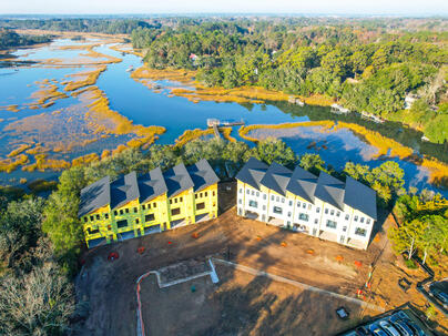 Photo 1 of 7 : 814 Curved Creek Court, #3