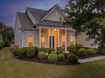 Photo 1 of 25 : 369 Waterlily Way