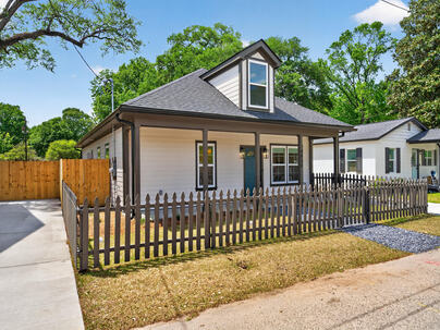 Photo 1 of 25 : 4833 Williams Avenue