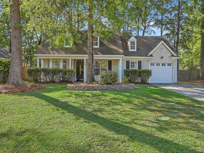 Photo 1 of 25 : 109 Mapperton Court