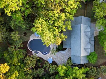 Photo 1 of 25 : 103 Oakview Lane