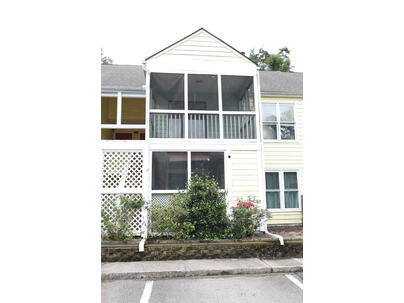 Photo 1 of 20 : 403 Sunnyside Way