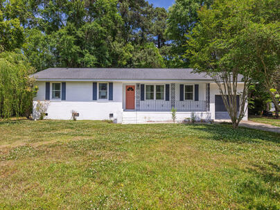 Photo 1 of 25 : 18 Carson Drive