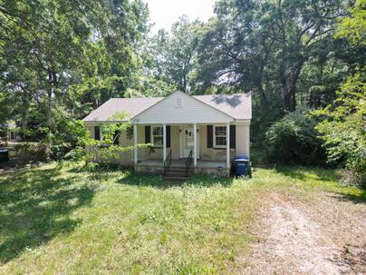Photo 1 of 16 : 1740 Dogwood Road