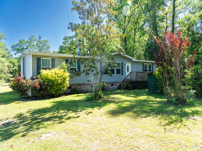 Photo 1 of 25 : 4892 State Road