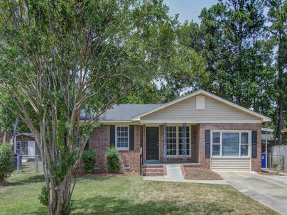 Photo 1 of 25 : 845 Hitching Post Road