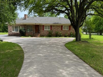 Photo 1 of 10 : 3182 Old Highway 52