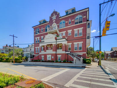 Photo 1 of 16 : 55 Ashley Avenue, #2