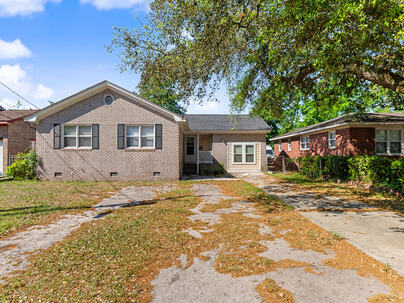 Photo 1 of 15 : 3881 Walnut Street