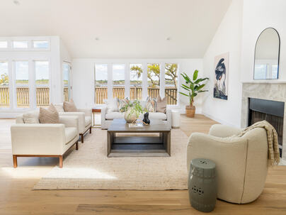 Photo 1 of 25 : 1368 Headquarters Plantation Drive