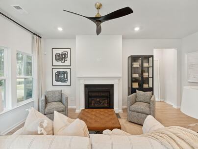 Photo 1 of 9 : 104 Archers Bay Street