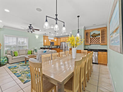 Photo 1 of 25 : 601 Waccamaw Drive, #A