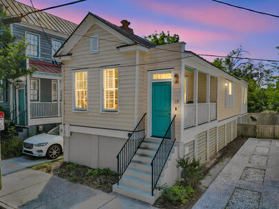 Photo 1 of 25 : 19 Ashton Street