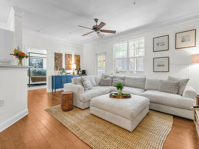 Photo 1 of 25 : 1575 Cambridge Lakes Drive, #Unit 104e