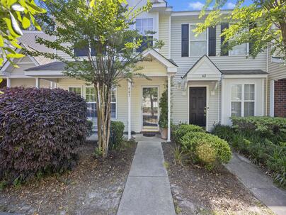 Photo 1 of 23 : 403 Tree Branch Circle