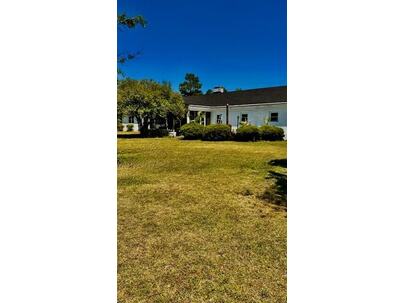 Photo 1 of 6 : 3283 North Road