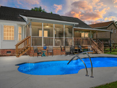 Photo 1 of 25 : 1302 Albert Storm Avenue