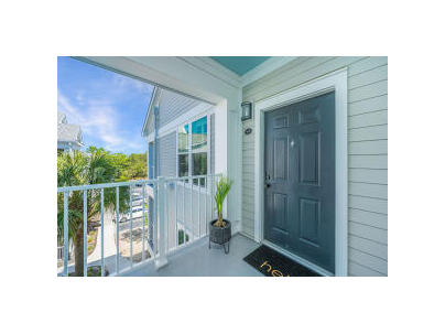 Photo 1 of 20 : 130 River Landing Drive, #Unit 7315