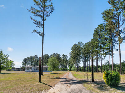 Photo 1 of 25 : 502 Partridge Road