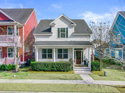 Photo 1 of 25 : 1056 Oak Bluff Avenue