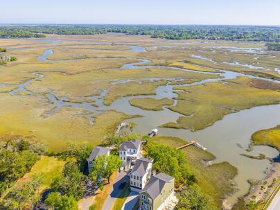 Photo 1 of 25 : 1395 Harbor View Road