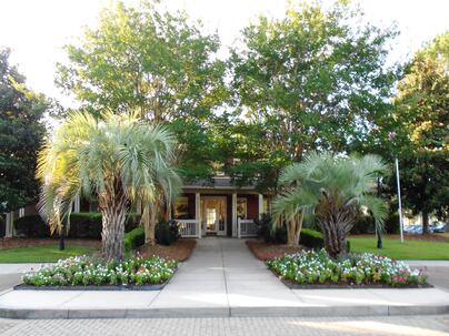 Photo 1 of 19 : 1600 Long Grove Drive, #228