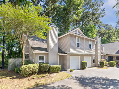 Photo 1 of 25 : 940 Estates Boulevard, #O