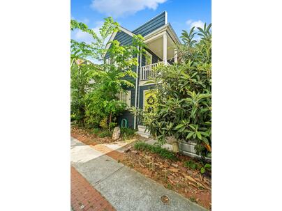 Photo 1 of 25 : 10 Porters Court