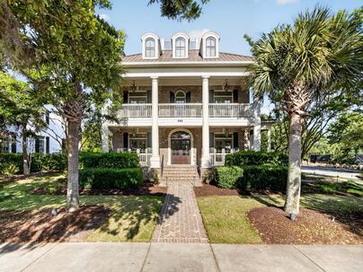 Photo 1 of 25 : 659 Island Park Drive