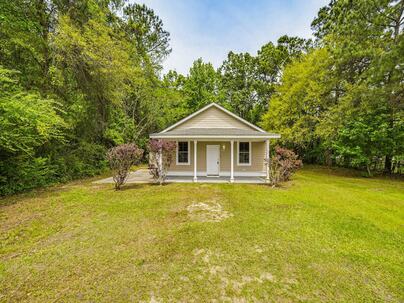 Photo 1 of 25 : 2216 Trask Parkway